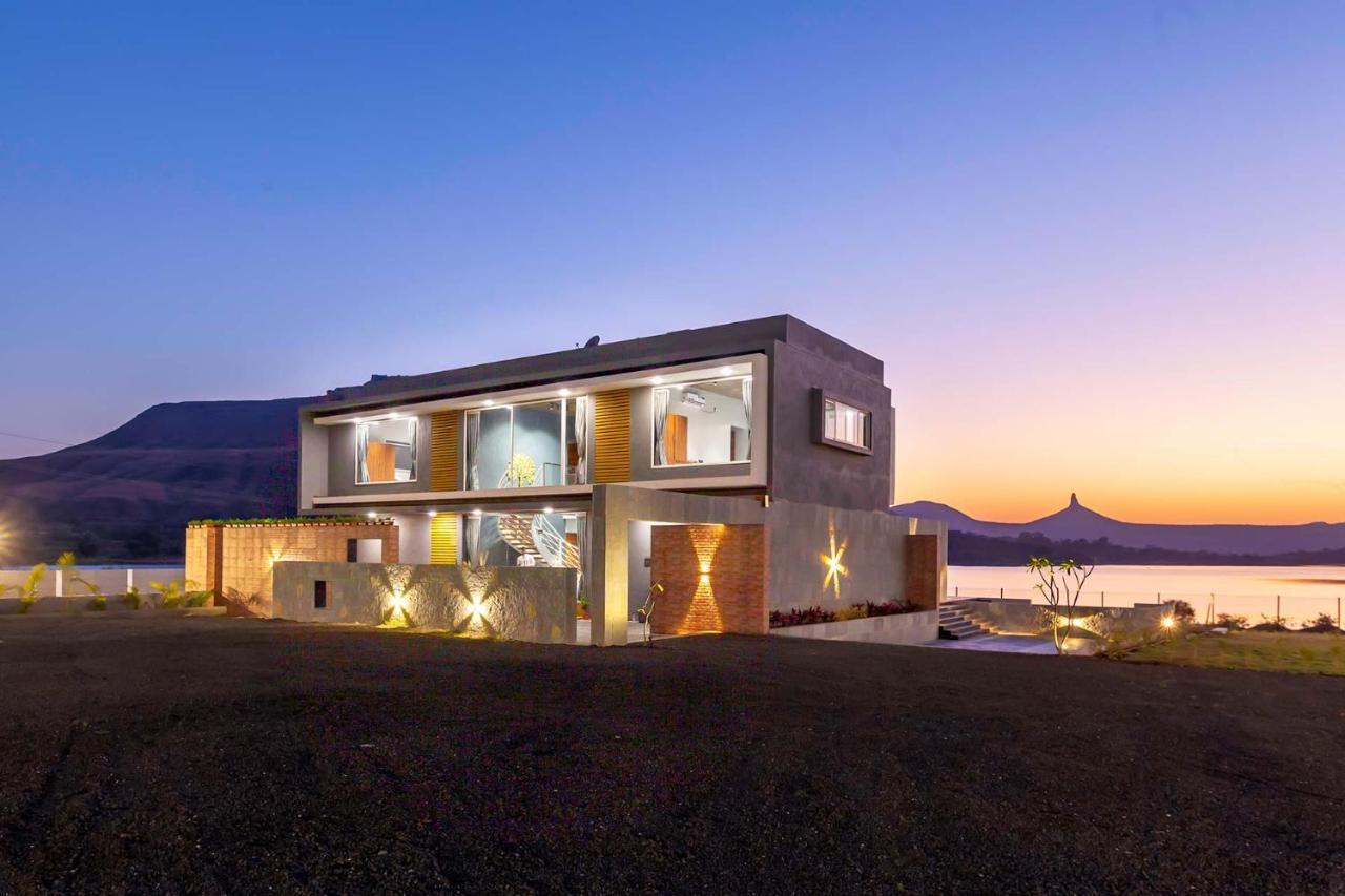 Stayvista'S Bellisimo Panorama - Lakeside Oasis With Infinity Pool, Modern Interiors, Open-To-Sky Bathtub, And Lush Green Lawn Nashik Εξωτερικό φωτογραφία